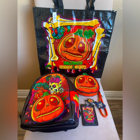 2024 Halloween Horror Nights LIL BOO Backpack, Wristlet, Tote Bag & Lanyard NEW - Picture 11 of 11